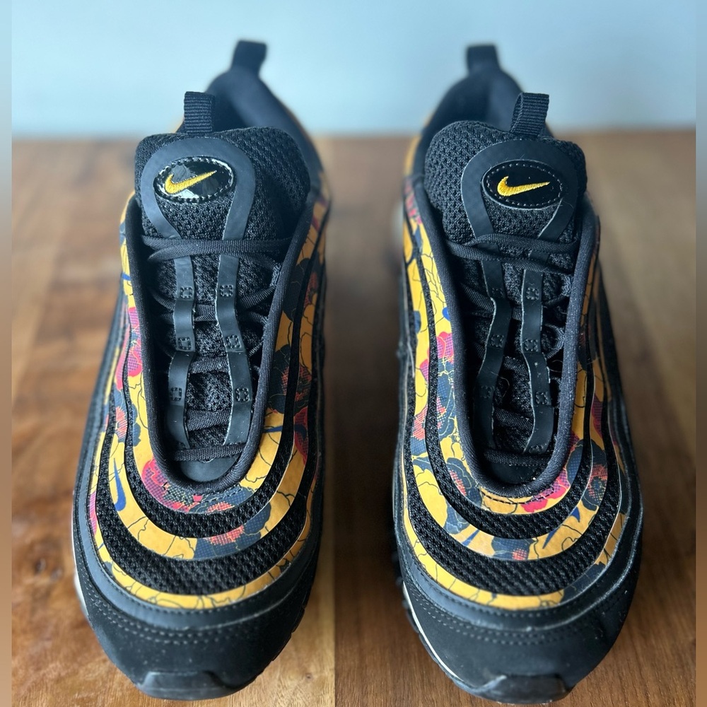 NIKE AIR MAX 97 SE GOLD/ BLACK FLORAL SIZE 9 WOMENS